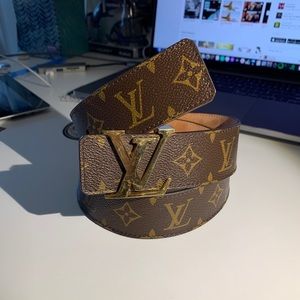 Louis Vuitton M9608W Initials Gold LV Belt Size 80